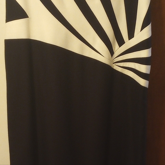 Isassi gown,10, Black/White - Picture 4 of 6